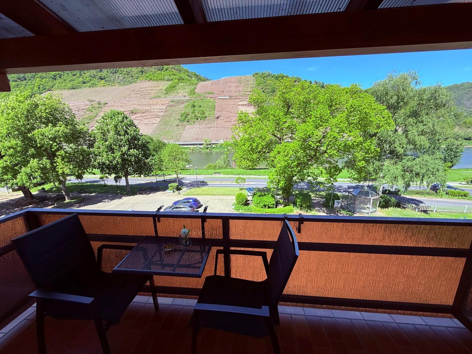 Weinhaus Hirschen Bruttig Hotel Ngoại thất bức ảnh